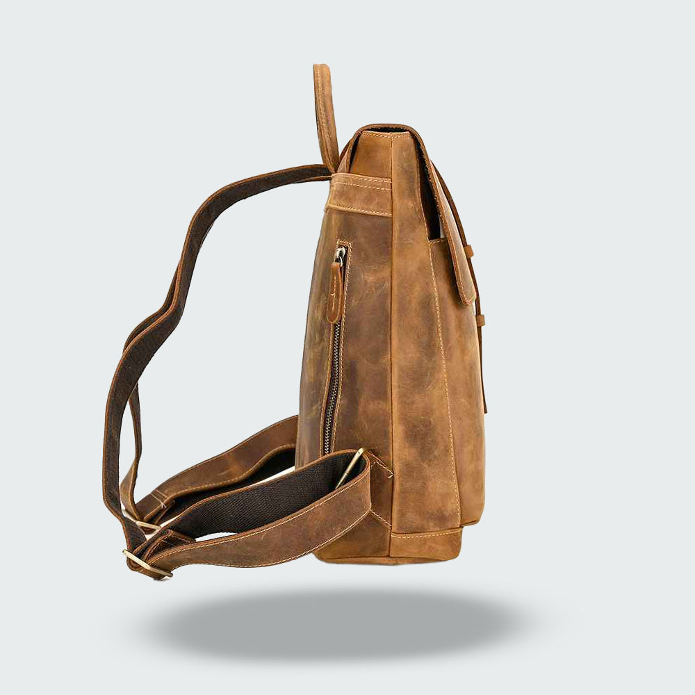 Nero - Flap Backpack in Leather